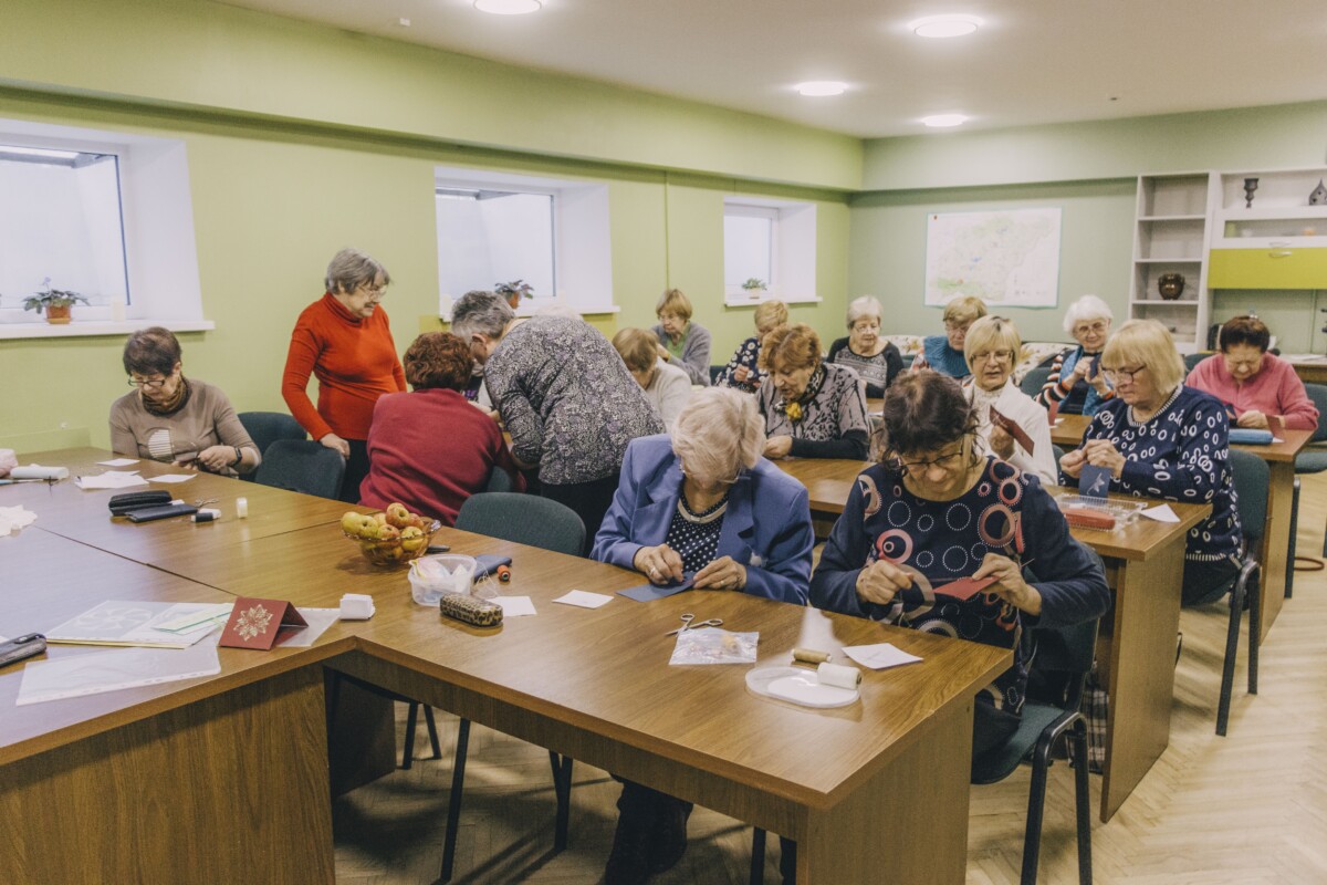 На занятии в Краславской школе сениоров. 4 декабря 2025 года. Фото: Евгений Ратков