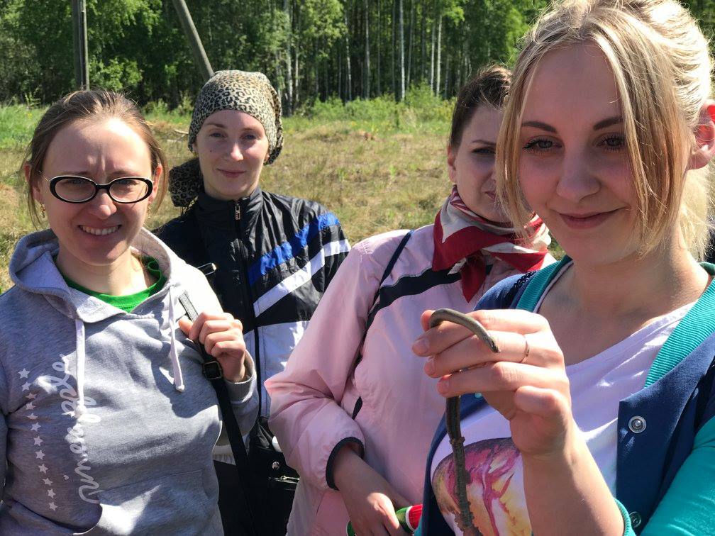 Арвид Баршевский и его студенты в Учебно-исследовательском центре "Илгас". Фото со страницы Арвида Баршевского на Фейсбуке