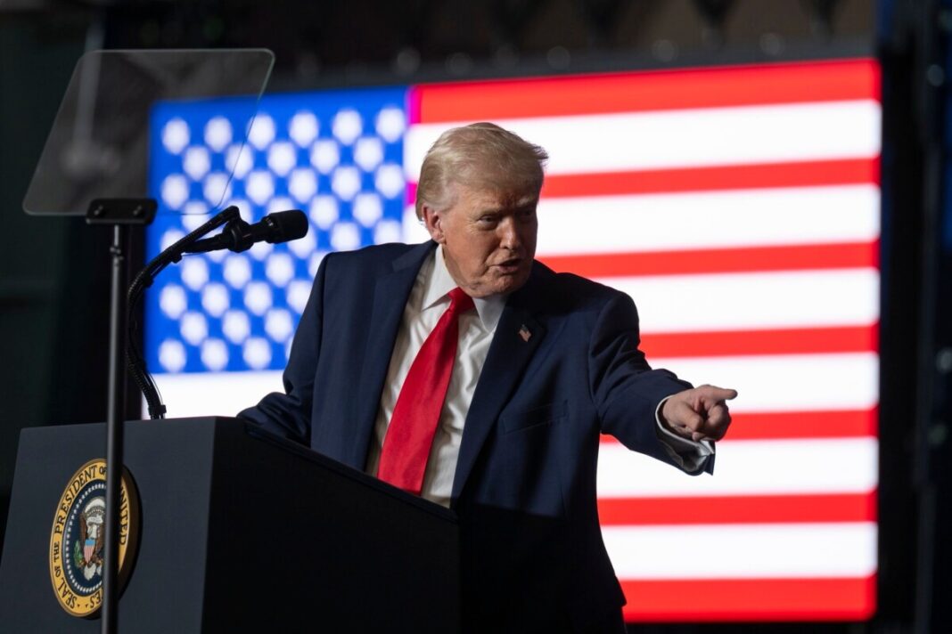 Выступление президента Трампа в Айове. Фотографии в этом посте сопровождаются следующим текстом: «12 месяцев назад Джо Байден оставил нам полный хаос... Сегодня, спустя всего год президентства Трампа, наша экономика процветает, доходы растут, инвестиции стремительно увеличиваются, инфляция побеждена, наша граница закрыта... Америку снова уважают во всём мире». 27 января 2026 года. Фото: Official White House Photo by Molly Riley Выступление президента Трампа в Айове. Фотографии в этом посте сопровождаются следующим текстом: «12 месяцев назад Джо Байден оставил нам полный хаос... Сегодня, спустя всего год президентства Трампа, наша экономика процветает, доходы растут, инвестиции стремительно увеличиваются, инфляция побеждена, наша граница закрыта... Америку снова уважают во всём мире». 27 января 2026 года. Фото: Official White House Photo by Molly Riley