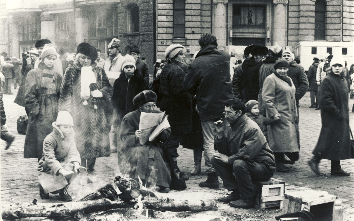 Участники баррикад в Риге. Январь 1991 года. Фото: Айварс Холмс / из фондов Музея баррикад 1991 года