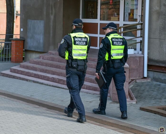 policija Муниципальная полиция Даугавпилса. Фото со страницы службы в соцсети Фейсбук