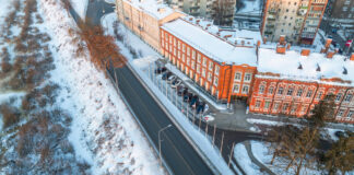 Вид на заснеженный Дауагвпилс с дрона. Фото: Андрей Емельянов / daugvapils.lv (январь 2026 года)