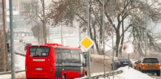 Автобус Daugavpils satiksme в центре Даугавпилса. Фото со страницы Daugavpils satiksme на Фейсбуке