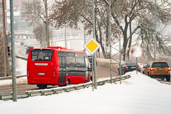 Автобус Daugavpils satiksme в центре Даугавпилса. Фото со страницы Daugavpils satiksme на Фейсбуке
