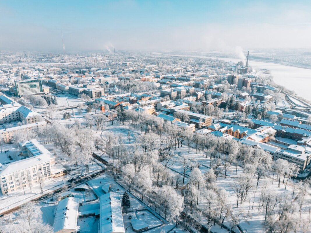 Заснеженный Даугавпилс. Февраль 2025 года. Фото с дрона: Ивар Утинанс