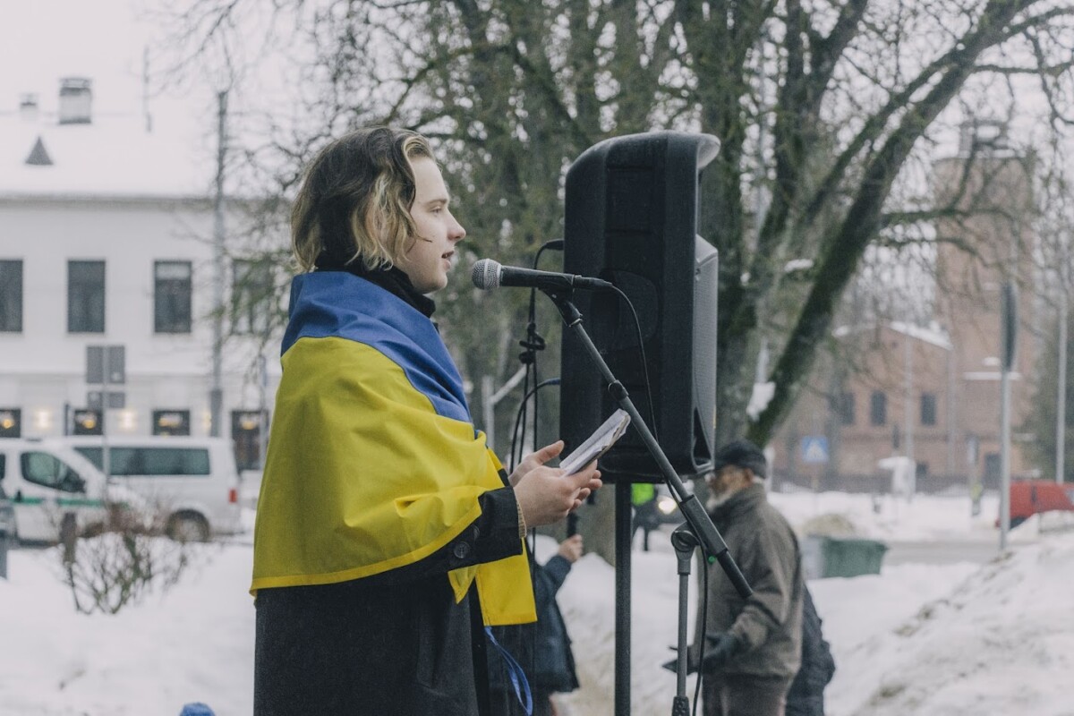 Виталий Капустин, один из организаторов шествия, приуроченного к четвёртой годовщине войны в Укриане, которое состоялось 24 февраля 2026 года в Даугавпилсе. Фото: Евгений Ратков