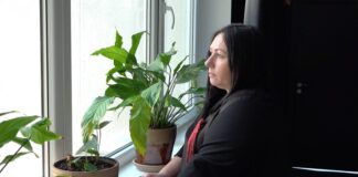 Юлия Бондарь, военная беженка из Мелитополя (Запорожская область Украины) с двумя детьми живёт в литовском Висагинасе с весны 2022 года. Фото: news.tts.lt