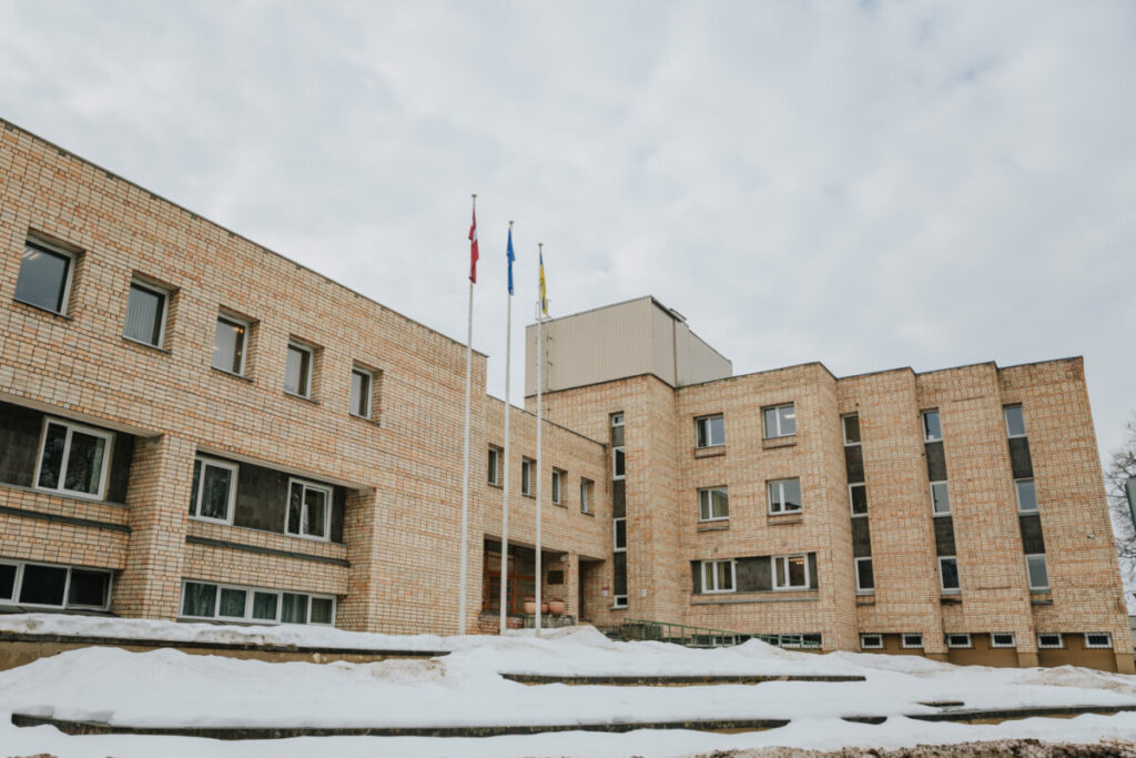 Здание самоупралвния Аугшдаугавского края 13 марта 2026 года. Фото: Ирина Маскаленко
