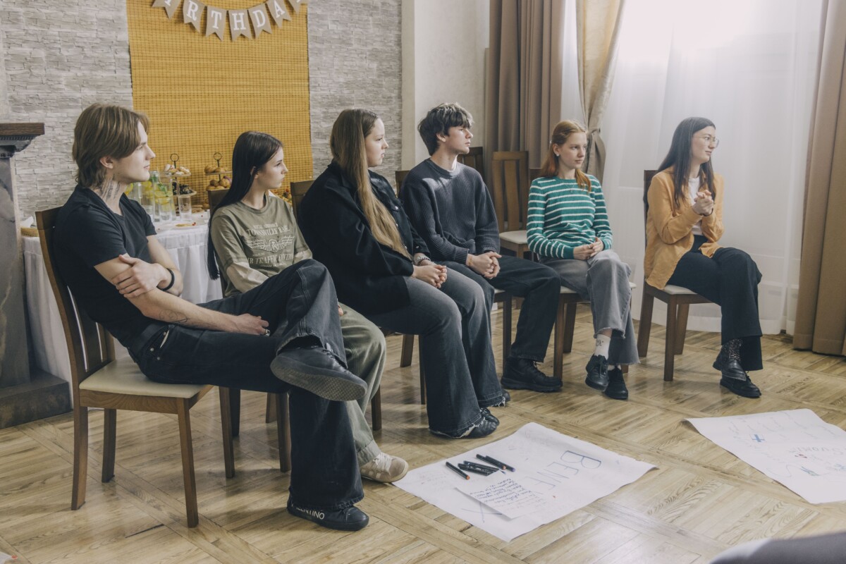 Участники проекта DiscoverEU Inclusion рассказывают от своих приключениях. Фото: Евгений Ратков
