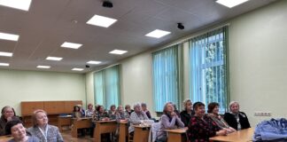 Сениоры на последнем занятии Университета третьего возраста в Даугавпилсе. 24 апреля 2026 года. Фото: Анастасия Шубина