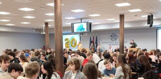 11 апреля в Риге прошли соревнования Школьной лиги чемпионата Латвии по по спортивной версии игры «Что? Где? Когда?». В них участвовали 7 команд из Даугавпилса. Фото: Эвита Савицкая