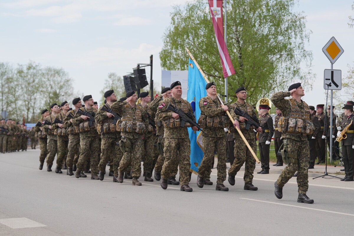 Военный парад в Айзкраукле. 4 мая 2026 года. Фото: Ilmārs Znotiņš / Valsts prezidenta kanceleja
