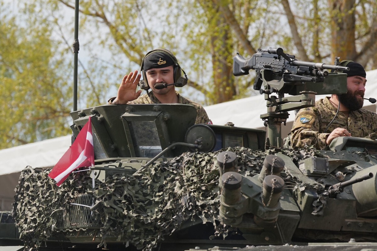 Военный парад в Айзкраукле. 4 мая 2026 года. Фото: Ilmārs Znotiņš / Valsts prezidenta kanceleja
