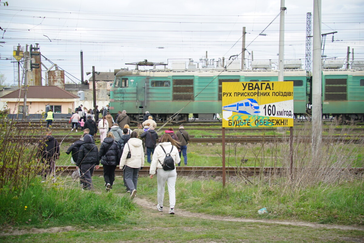 Эвакуация пассажиров поезда Ужгород-Харьков. 1 мая 2026 года. Фото: Алексей Кузнецов