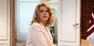 Премьер-министр Эвика Силиня объявила об отставке после коалиционного кризиса и разногласий по вопросам безопасности Премьер-министр Эвика Силиня. Фото: Лита Миллере / LETA
