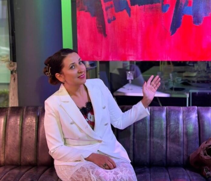 Ирина Самарина, член правления Art Gallery Jomas 86, где до 21 июня проходит выставка даугавпилсских художников и фотографов. Фото: Андрей Шаврей Ирина Самарина, член правления Art Gallery Jomas 86, где до 21 июня проходит выставка даугавпилсских художников и фотографов. Фото: Андрей Шаврей
