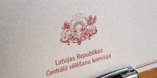 Что будет, если во время выборов возникнет угроза в воздушном пространстве? ЦИК разработала план действий Выборы в 15-й Сейм Латвии пройдёт 3 октября 2026 года. Заранее можно проголосовать в течение нескольких дней до выборов — с 28 сентября по 2 октября. Фото со страницы Centrālā vēlēšanu komisija на Фейсбуке