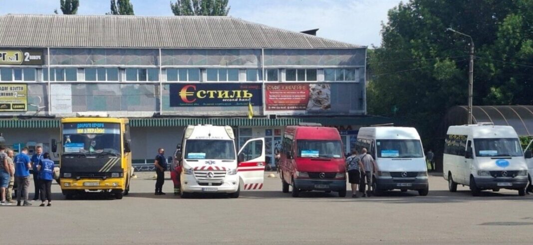 Эвакуационный транспорт в Шахтарском. Источник: телеграм-канал news shakhtarske Эвакуационный транспорт в Шахтарском. Источник: телеграм-канал news shakhtarske