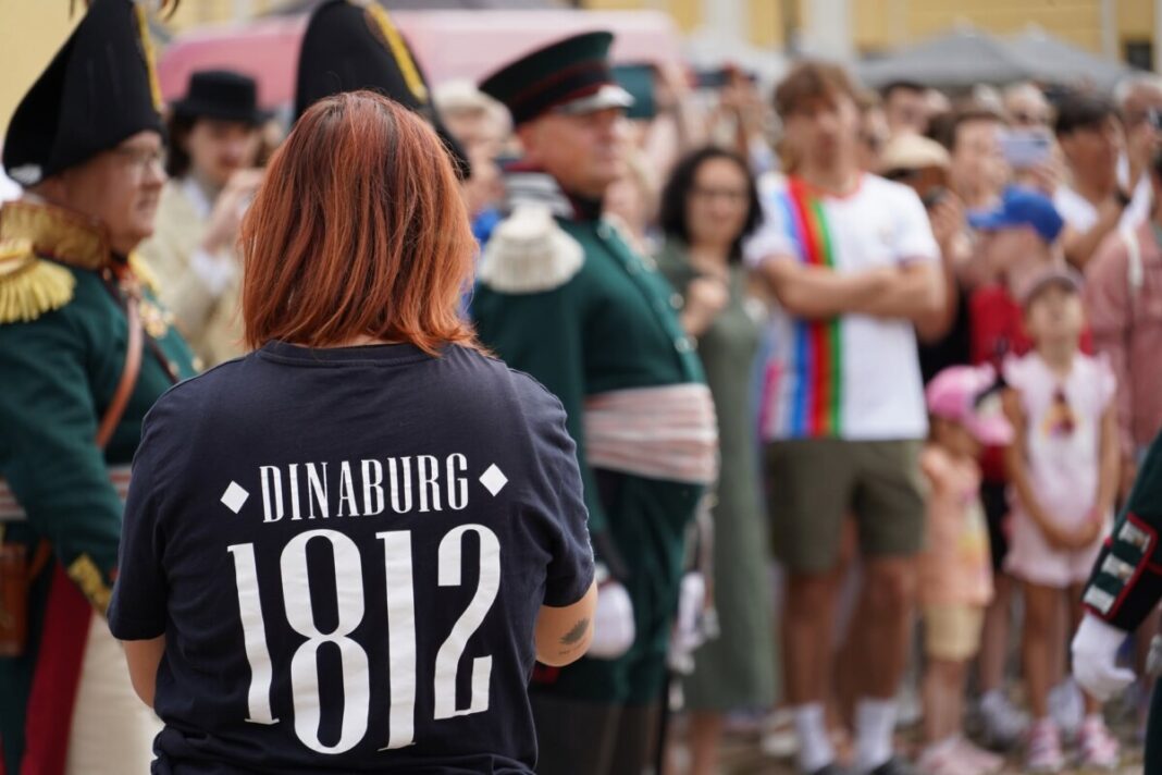 Фестиваль «Динабург 1812». 12 июля 2025 года. Фото: Андрей Емельянов / daugavpils.lv Фестиваль «Динабург 1812». 12 июля 2025 года. Фото: Андрей Емельянов / daugavpils.lv