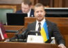 Лидер латвийской партии «Стабильности!» Алексей Росликов на заседании Сейма 19 декабря 2024 года. Фото: Эдийс Паленс / LETA