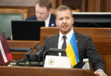 Лидер латвийской партии «Стабильности!» Алексей Росликов на заседании Сейма 19 декабря 2024 года. Фото: Эдийс Паленс / LETA