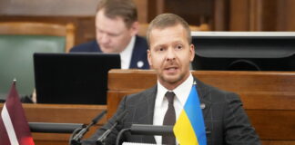 Лидер латвийской партии «Стабильности!» Алексей Росликов на заседании Сейма 19 декабря 2024 года. Фото: Эдийс Паленс / LETA