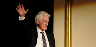 Защитник прав человека и интересов Тибета актёр Ричард Гир (Richard Gere) во время встречи со зрителями фильма «Мудрость счастья». Фото: Каспарс Крафтс / LETA