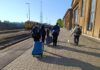 Семья из Запорожской области на вокзале в Даугавпилсе. Фото: Эвита Савицкая