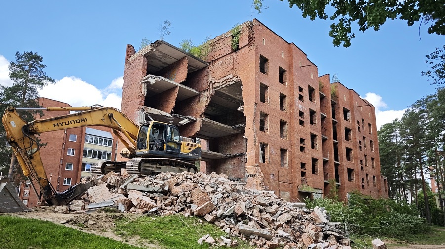 Снос здания по адресу Седулинос, 13 в Висагинасе. Фото: news.tts.lt