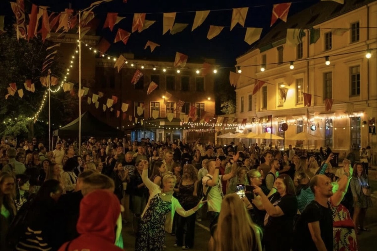 Празднование на Ратушной площади в Риге. Фото: Liveriga.com