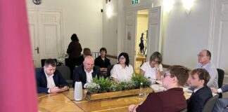 Объединение партий «Центр Согласия» подаёт список кандидатов на выборы в 15-й Сейм. 2 июля 2026 года. Фото: Centrālā vēlēšanu komisija / Facebook