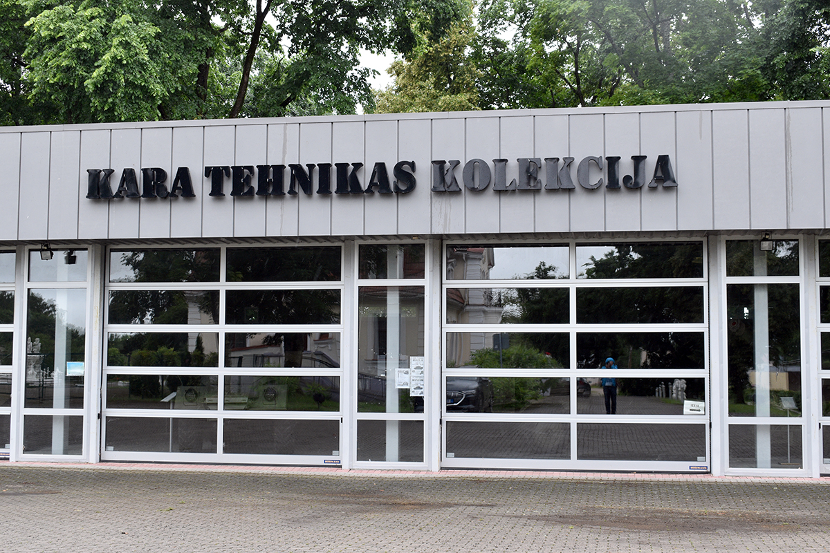 Коллекция военной техники в Свенте (Kara tehnikas kolekcija) Фото: Константин Бельский (2026 год)