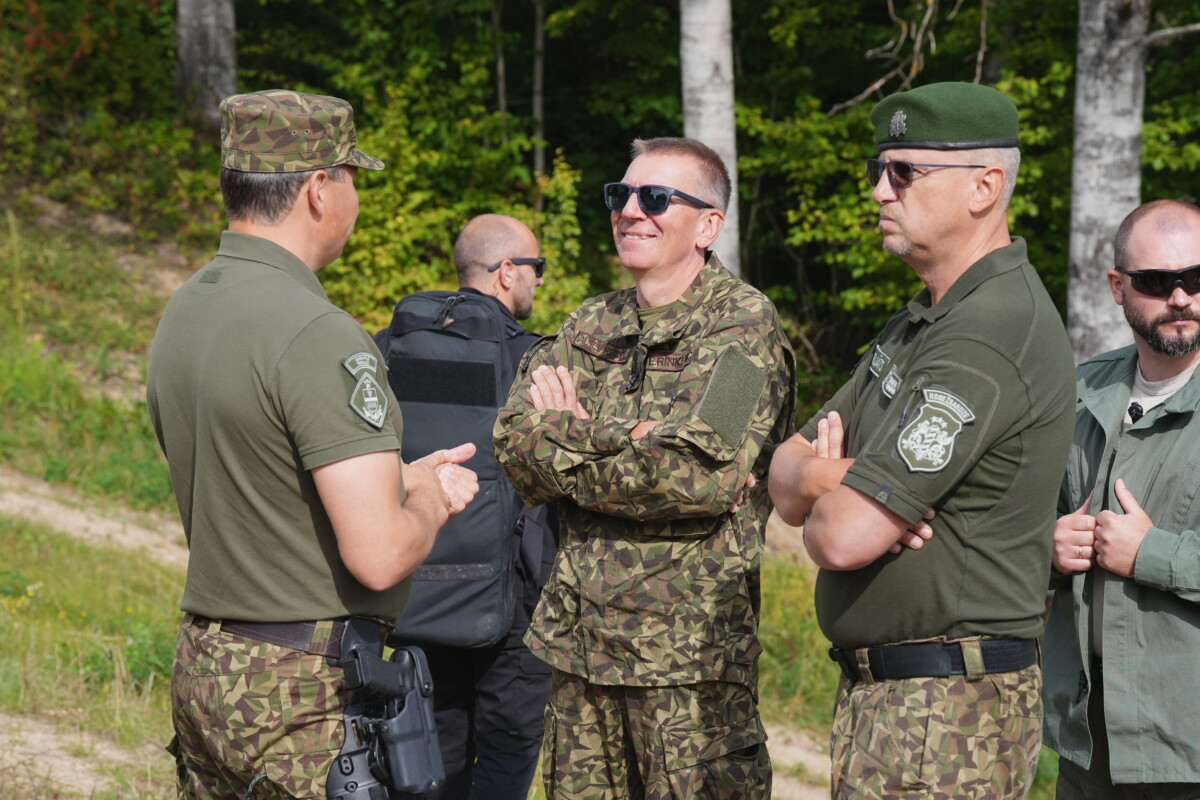 Президент Латвии Эдгар Ринкевич посещает парк инженерных ресурсов Национальных вооружённых сил. Автор фото: Илмарс Знотиньш, Канцелярия Президента