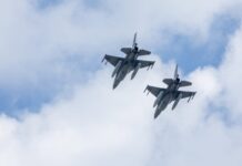 В Балвском крае истребители НАТО сбили дрон, залетевший в воздушное пространство Латвии Истребители #F16 ВВС Румынии, которые в настоящее время защищают воздушное пространство стран Балтии в рамках миссии Baltic Air Policing. Фото со страницы Gaisa spēki на Фейсбуке