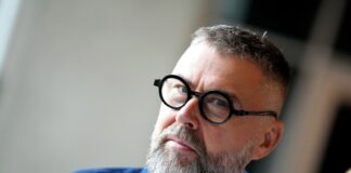 Виестурс Кайришс, художественный руководитель театра «Дайлес», режиссёр фильма "Уля", выдвинутого Латвией на премию "Оскар" в категории «Лучший международный полнометражный фильм». Фото: Эдийс Паленс / LETA