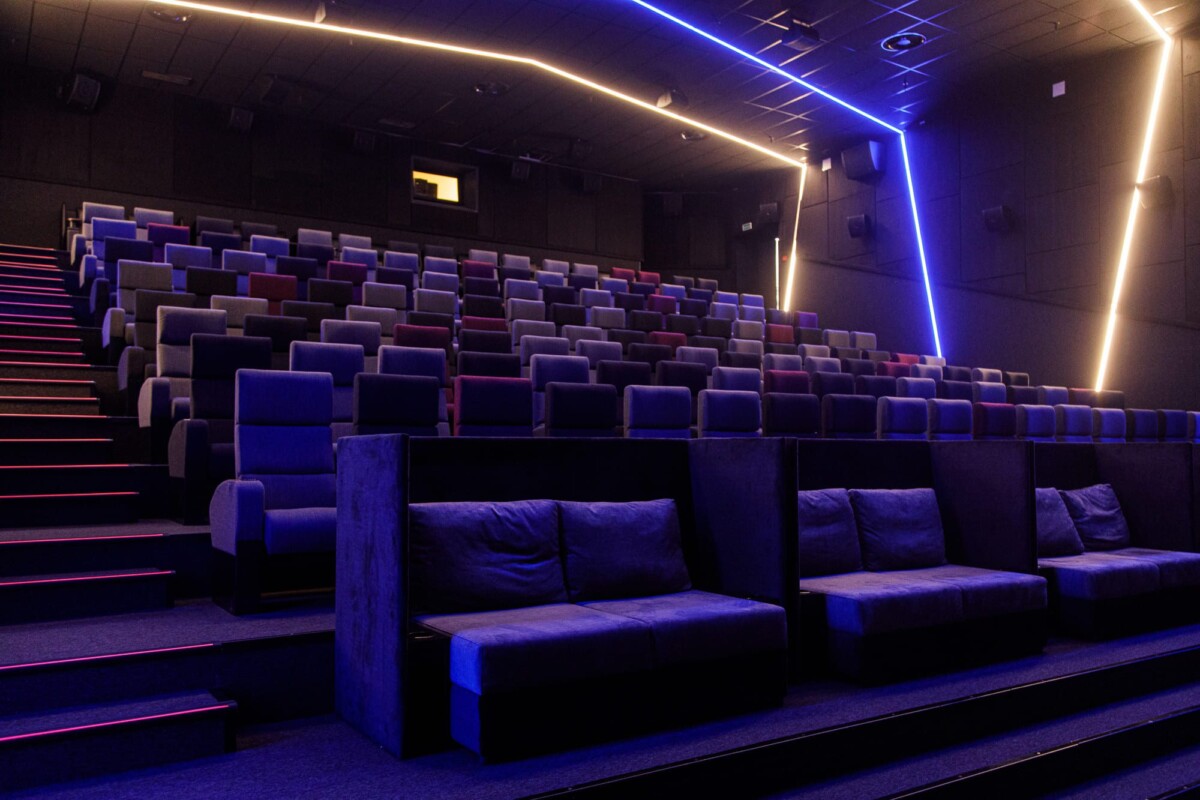 Разные кинотеатры SKYLINE в Беларуси