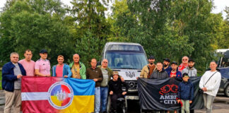 Волонтёры общества Ukrainas un Latvijas draudzība вместе с украинскими военными, проходящими реабилитацию в Юрмале, посетили стадион «Слока», где болели за латвийский FK Liepāja в матче Лиги конференций против австрийского Austria Wien. Фото из архива Валерия Оленийчука