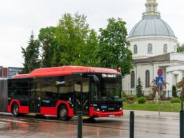 Даугавпилс внедряет электронную систему билетов. Когда её запустят, как будем платить за проезд и что со льготами? Разбираемся Автобус № 17А в центре Даугавпилса. Фото: Daugavpils satiksme / Facebook