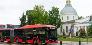 Автобус № 17А в центре Даугавпилса. Фото: Daugavpils satiksme / Facebook
