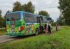 Ученики Бикерниекской основной школы остались без второго автобуса. Самоуправлению не хватает 1 800 евро на перевозки. Фото: Олеся Никитина / Фейсбук