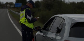 С 16 по 22 сентября, в рамках акции «Дни безопасности ROADPOL», полиция зарегистрировала в Латгалии 649 административных правонарушений. Почти 40% из них связаны с превышением разрешённой скорости. Фото: Анна Кусиня (17 сентября 2026 года)
