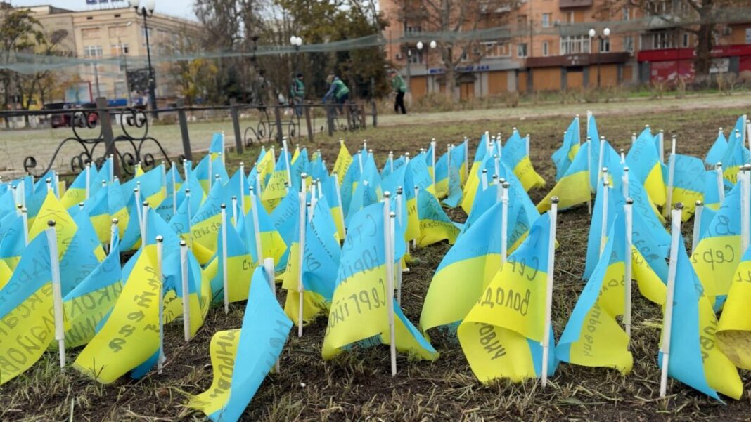 С 27 октября в Херсонской области действует временное прекращение огня для доставки гуманитарной помощи и эвакуации мирных жителей из оккупированных Россией Олешек на противоположном от Херсона берегу Днепра. Фото: Юрий Лобачев (Херсон, 30 октября 2026 года) Херсон 30 октября 2026 года. Фото Юрия Лобачева