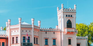 Новый замок в Алуксне. Фото: visitaluksne