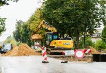 В Даугавпилсе продолжаются работы по обновлению уличной инфраструктуры и повышению безопасности движения, сообщает самоуправление. Фото: daugavpils.lv