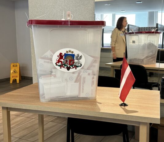 Избирательный участок в Даугавпилсе (Дворец культуры). 3 октября 2026 года. Фото: Анастасия Шубина