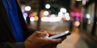 Иногда даже правдивая информация может вводить в заблуждение. Разбираемся, как работают манипуляции фактами Чтобы ввести человека в заблуждение, не всегда нужно лгать. Иногда достаточно показать только удобную часть правды, убрать важный контекст или предложить вывод, которого факты не доказывают. Иллюстративное фото: RDNE Stock project / Pexels