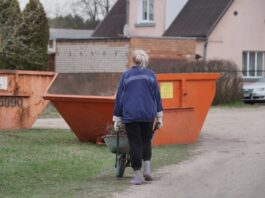 Контейнеры для сбора зелёной массы в Даугавпилсе. Фото: daugavpils.lv